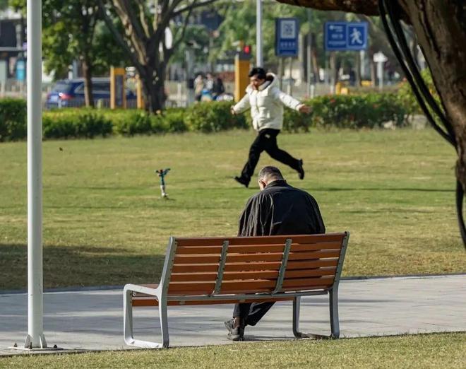 抛弃了双11爱上了“老年严选”AG真人国际游戏这届脆皮年轻人(图14)