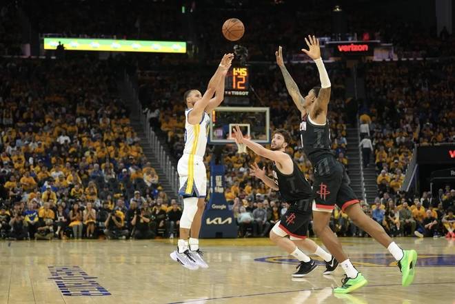 里36+7+9率勇士胜火箭大比分2-1AG真人平台巴特勒缺战火箭双核拉胯库(图2)