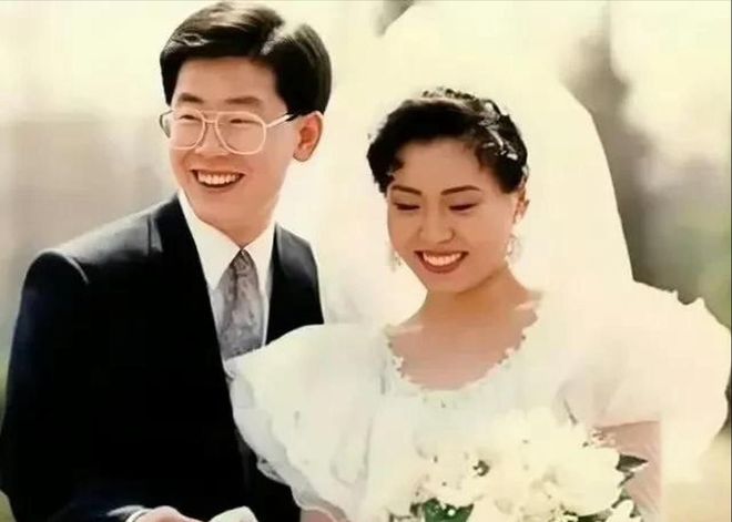 金建希后才发现自然脸和整容脸差距很明显AG真人国际看到59岁金惠景和53岁(图5) 金建希后才发现自然脸和整容脸差距很明显AG真人国际看到59岁金惠景和53岁(图5)