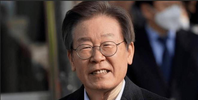 金建希后才发现自然脸和整容脸差距很明显AG真人国际看到59岁金惠景和53岁(图13) 金建希后才发现自然脸和整容脸差距很明显AG真人国际看到59岁金惠景和53岁(图13)