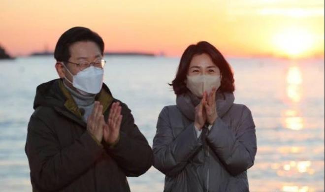 金建希后才发现自然脸和整容脸差距很明显AG真人国际看到59岁金惠景和53岁(图17) 金建希后才发现自然脸和整容脸差距很明显AG真人国际看到59岁金惠景和53岁(图17)